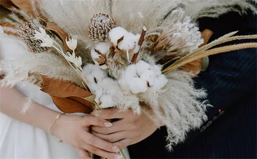 2031年农历八月二十领证吉日查询 登记领证吉利吗